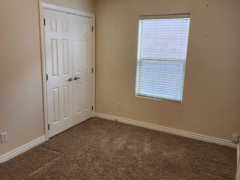 1421 Northern View Dr — Photo 9
