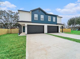 6425 Anderson Rd #B, Houston, TX 77085