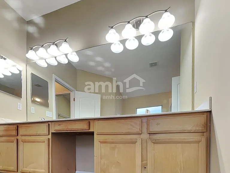 9426 Staplehurst Dr S — Photo 13