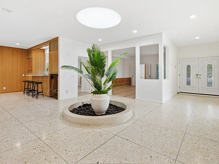 8900 Alto Cedro Dr — Photo 6