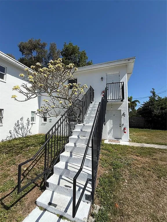 Studio, 1.0 bath, 420 sqft, $1,000 — Photo 2