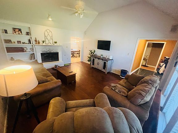 2nd image of 7310 Fox Hollow Ln