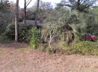 530 Spencer Farlow Dr, Carolina Beach, NC 28428