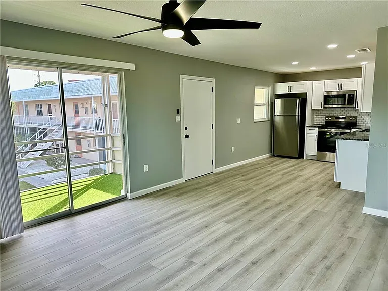 460 Base Ave E #129 — Photo 9