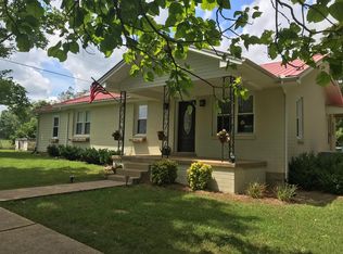 204 B Hall Rd, White Bluff, TN 37187