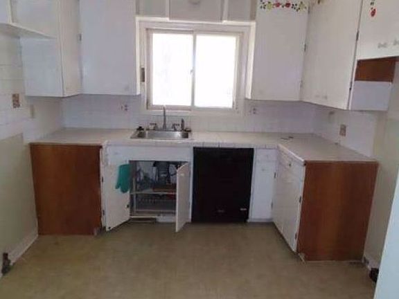 4th image of 1300 Lincoln St