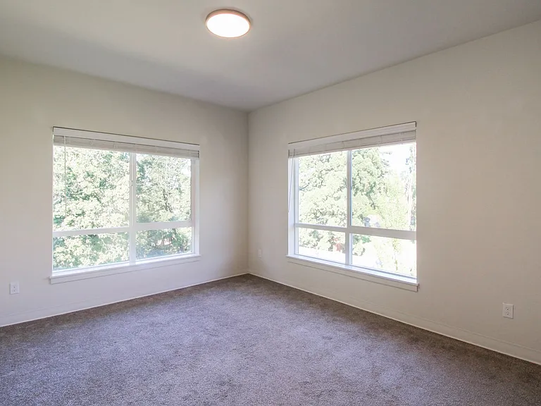 Creek's Edge Apartments — Photo 7