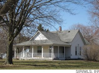 425 E Main St, Ramsey, IL 62080