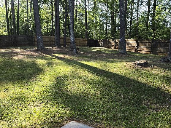 2nd image of 391 Hidden Valley Dr SE