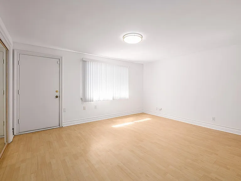 2334 Benedict Canyon Dr — Photo 24