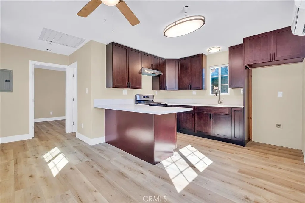 1 bed, 400 sqft, $1,700 — Photo 3