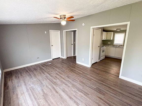 2nd image of 140 Tyler Circle