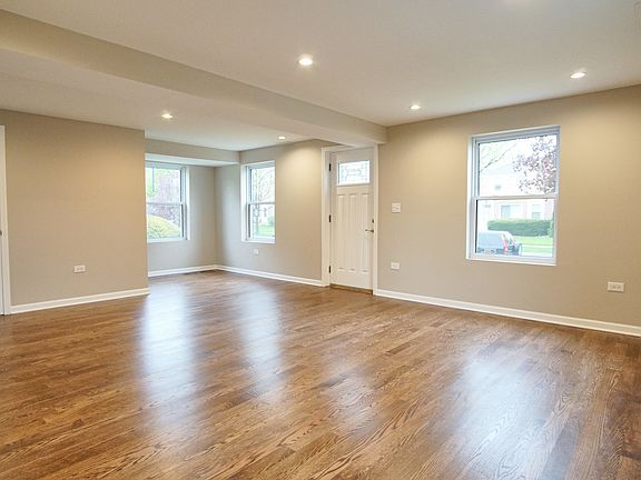 5th image of 3428 S 56th Ct