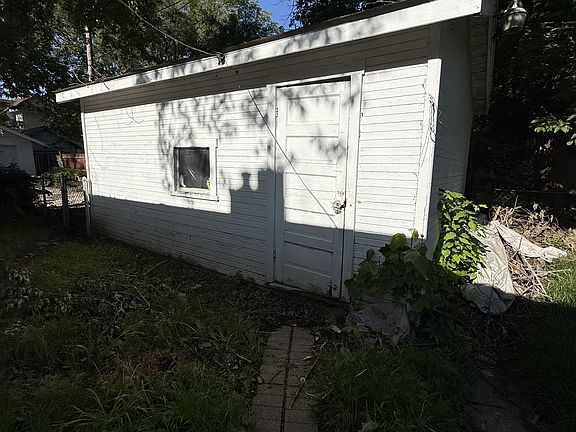 4th image of 1337 N Maple Ave