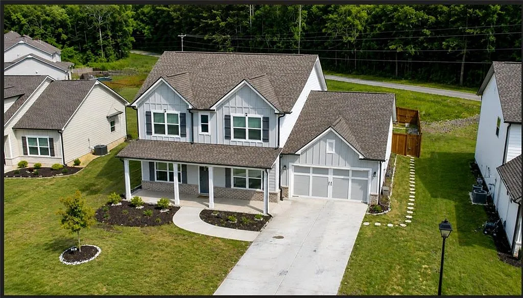 4 bed, 3.5 bath, 2516 sqft, $2,800 — Photo 4