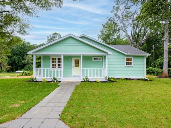 153 Burnt Tanyard Rd, Westminster, SC 29696