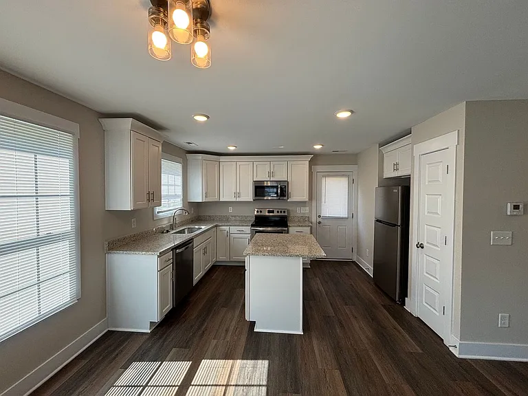 1402 Martin Luther King Jr Ave #B — Photo 3