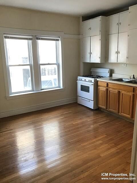 1st image of 1829 W Foster Ave #2C