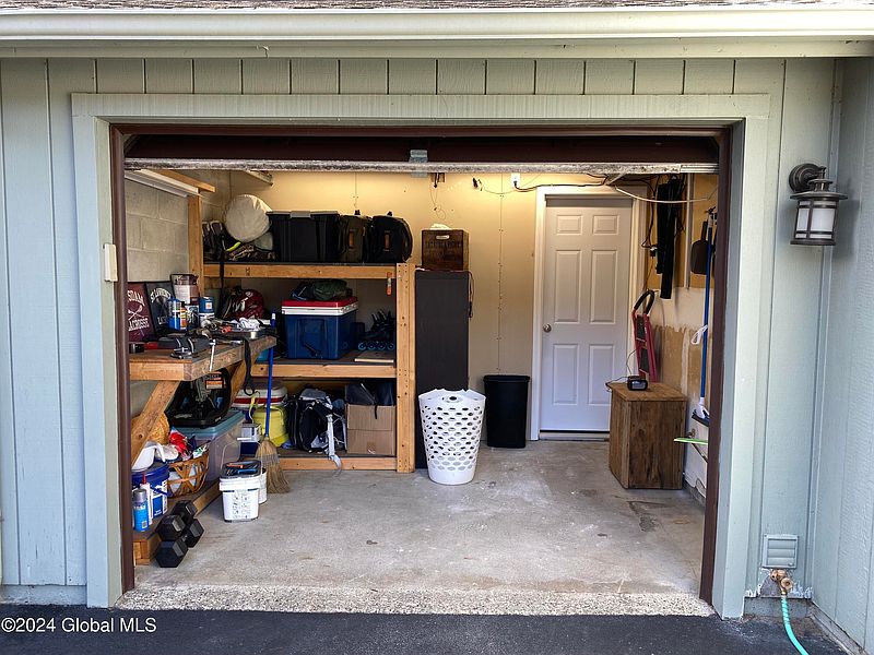 4th image of 107 Arrow Wood Place