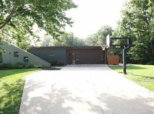2212 Carbonado Rd, Oskaloosa, IA 52577