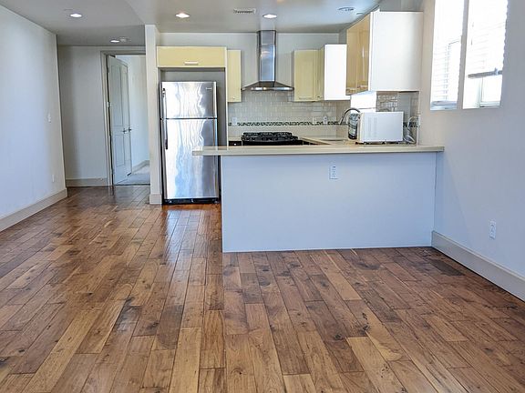 5th image of 848 S Irolo St #401