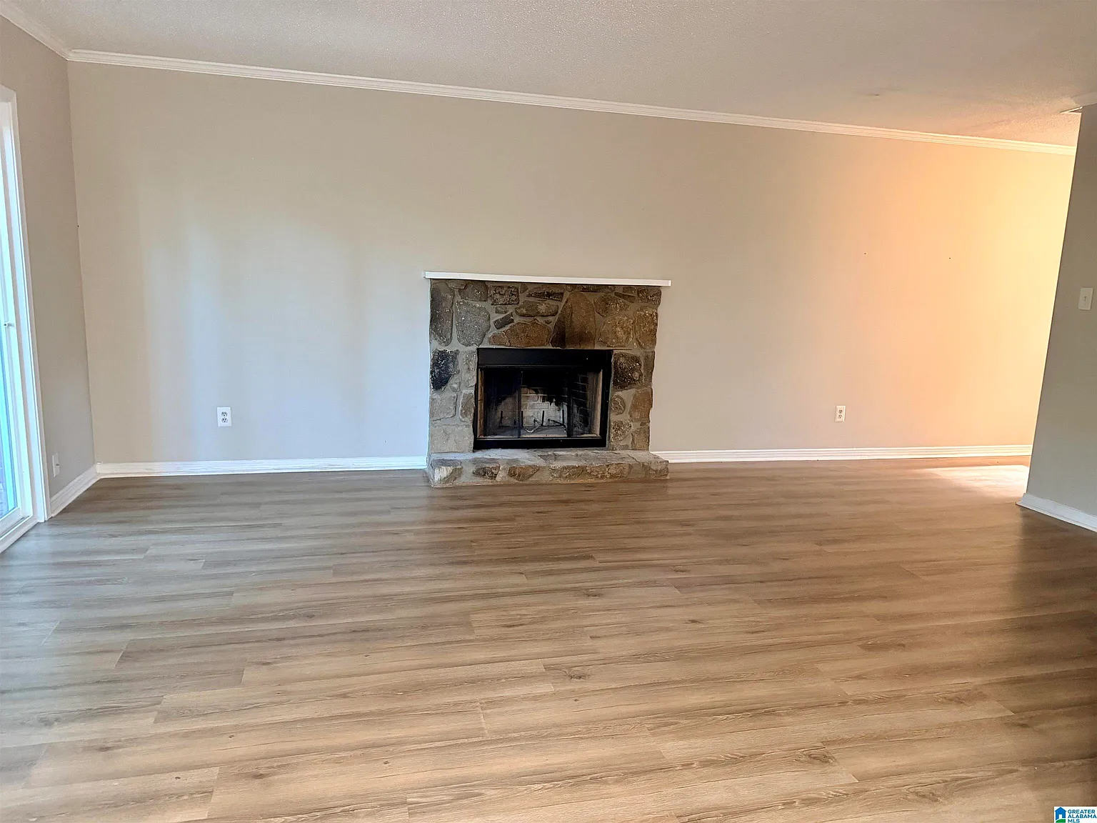 3 bed, 2.5 bath, 1680 sqft, $1,995 — Photo 3