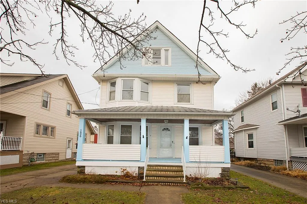 1626 Rosewood Ave photo 1