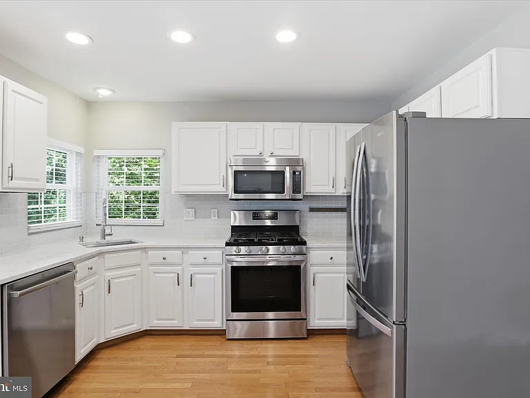 423 Foxridge Dr SW — Photo 15