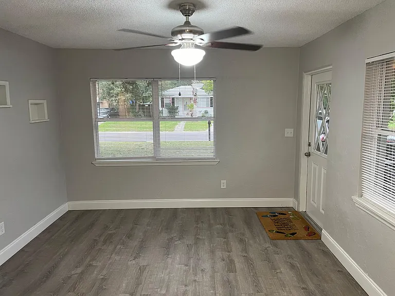 Family room 2