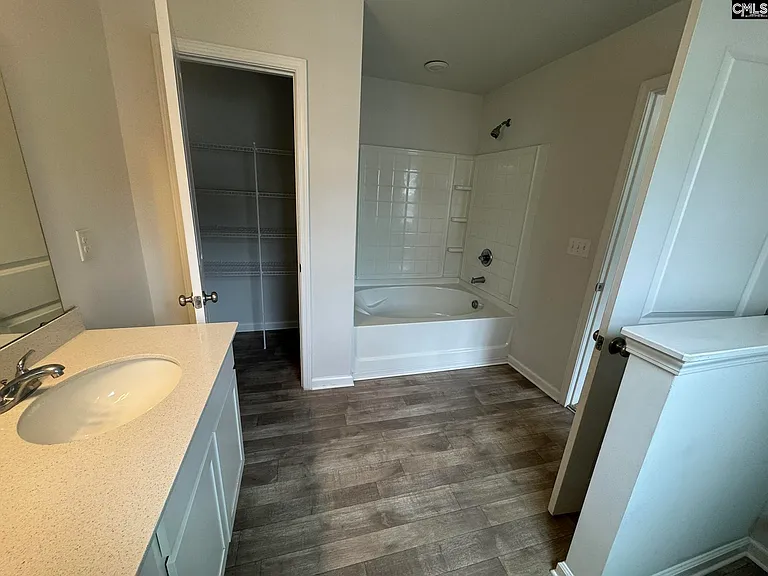 129 Kings Parish Ct — Photo 8