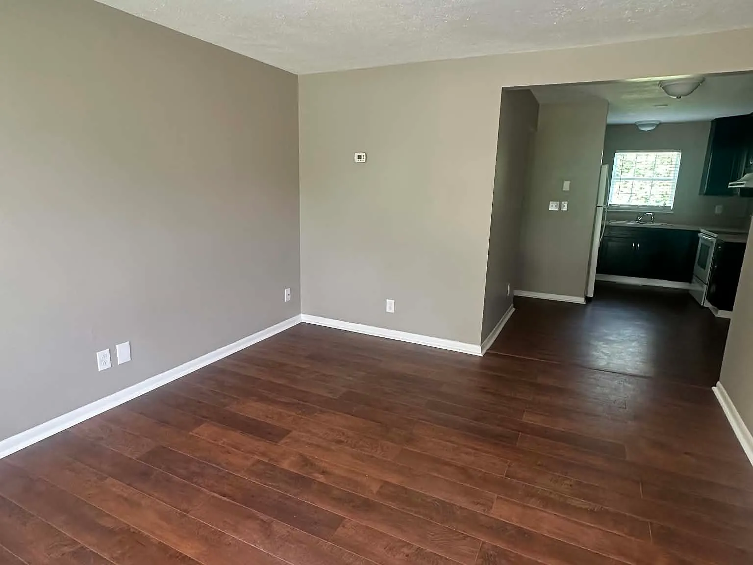 2 bed, 1.5 bath, $995 — Photo 2