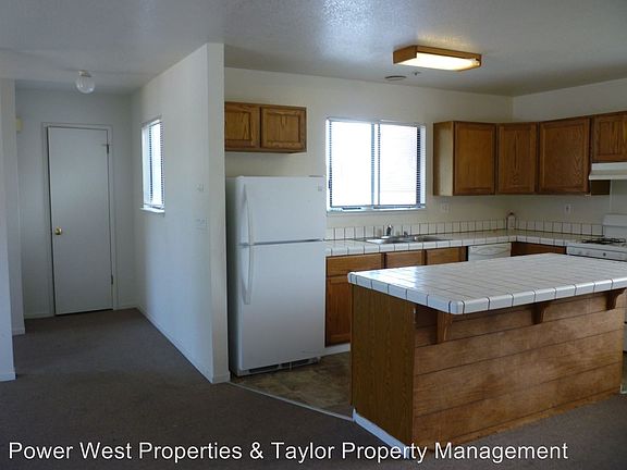 5th image of 227 Blackburn St #B