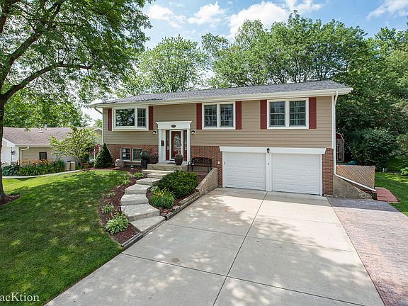 2nd image of 21W725 Glen Valley Dr