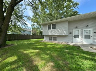 2521 W 4th St, Cedar Falls, IA 50613