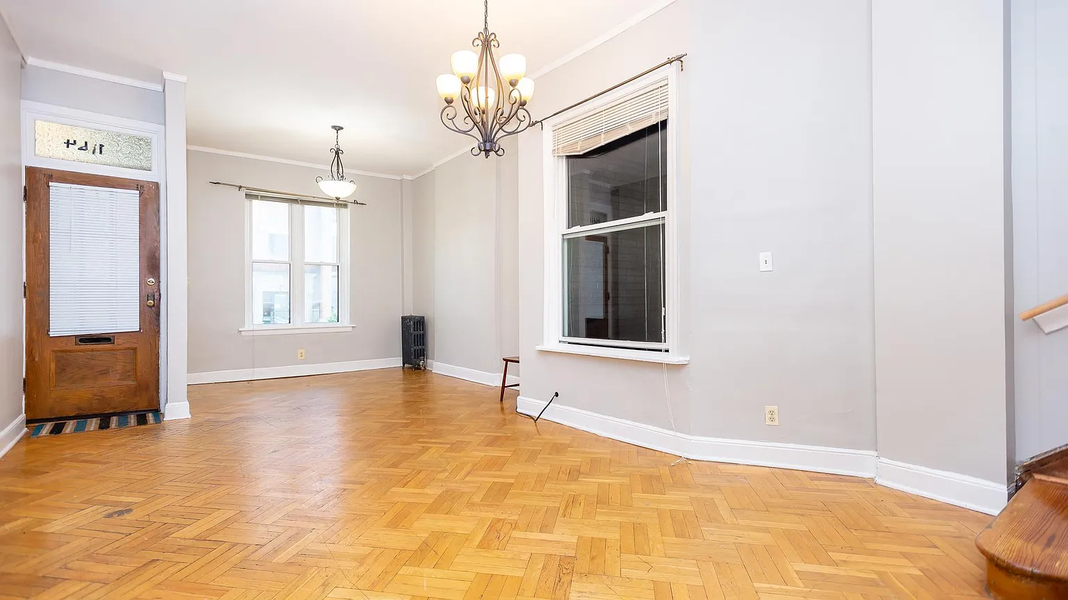1164 E 54th St photo 1