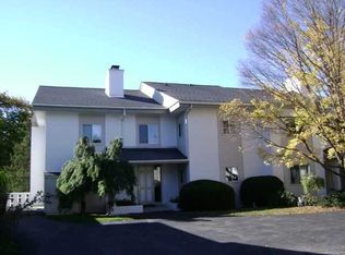 23 Bennett Cmn, Millbrook, NY 12545