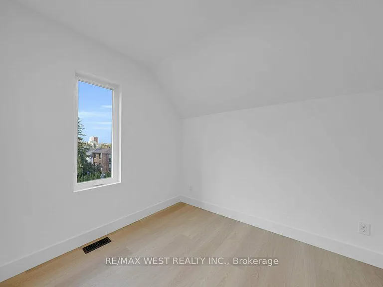 502 Atlas Ave #D — Photo 15