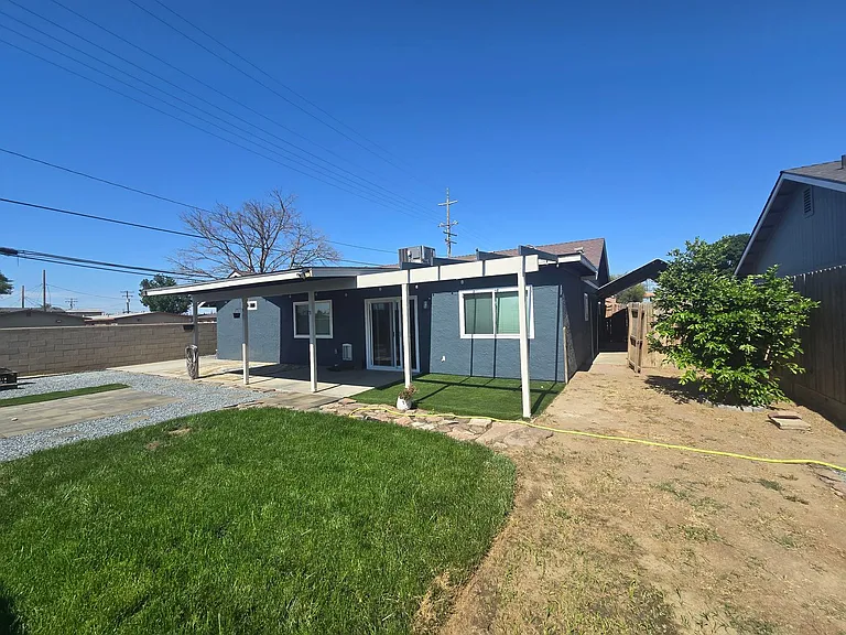 1012 Michelle Ct — Photo 15