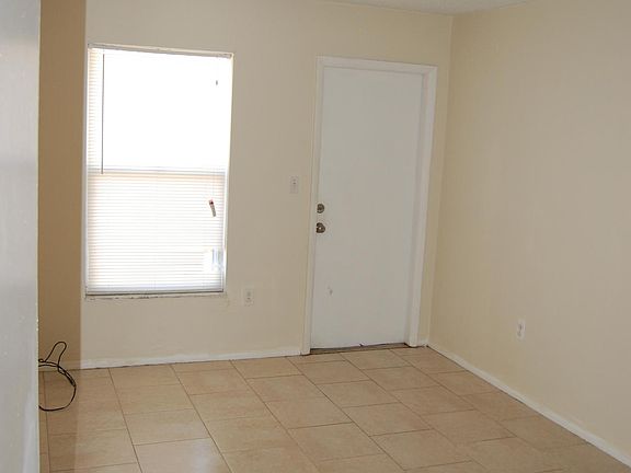 3rd image of 14120 Palm St APT 104