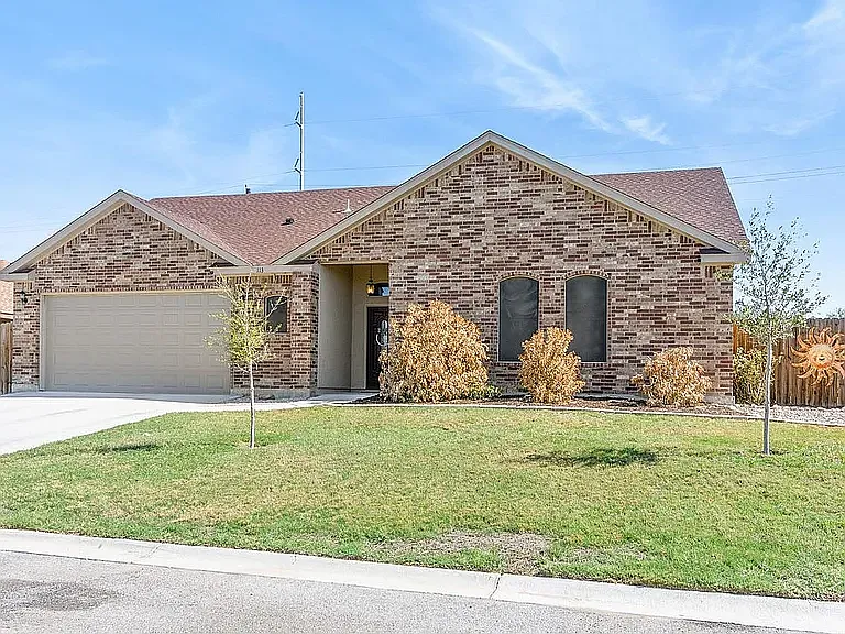 3 bed, 1924 sqft, $2,400 — Photo 3