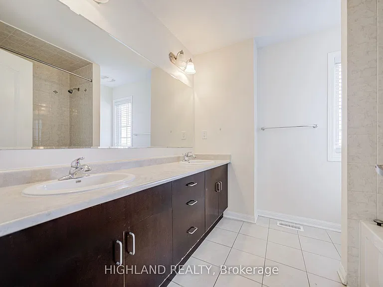 513 Tyrone Cres — Photo 27