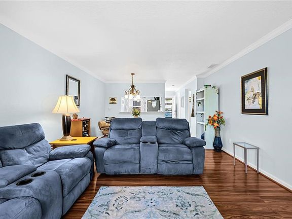 3rd image of 9609 Brassie Ct
