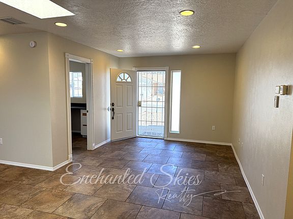 3rd image of 979 Ivory Rd SE