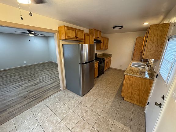 3rd image of 25610 Senator Ave #A