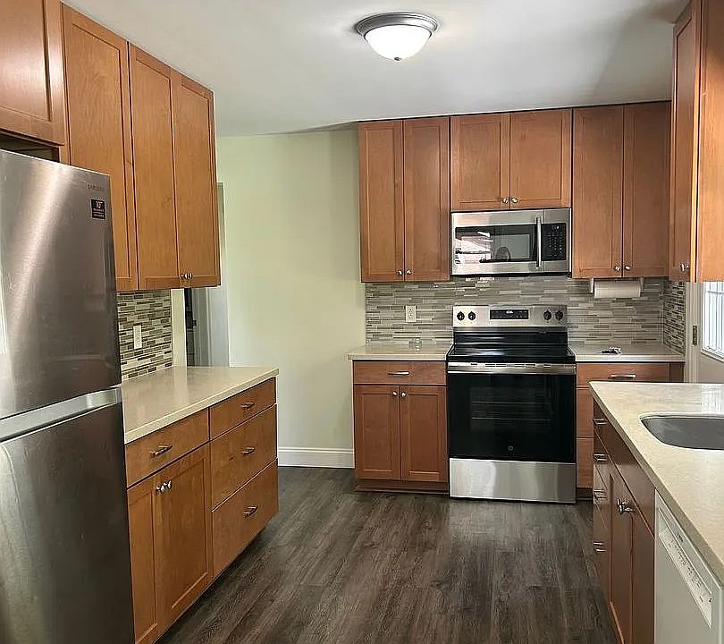 1st image of 262 Briar Ln