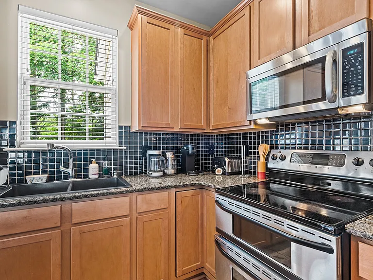 4134 Brenmar Ln — Photo 10