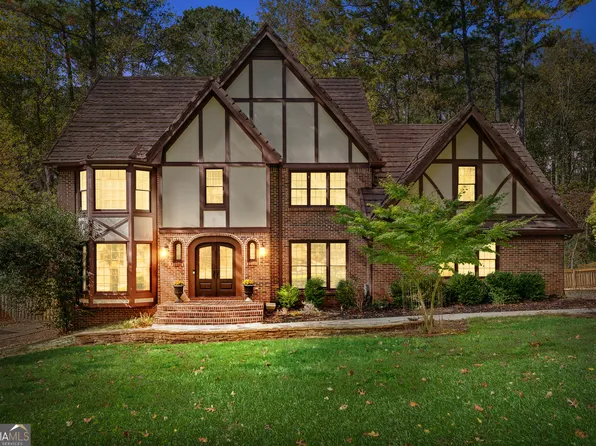 8870 Glen Ferry Dr, Johns Creek, GA 30022