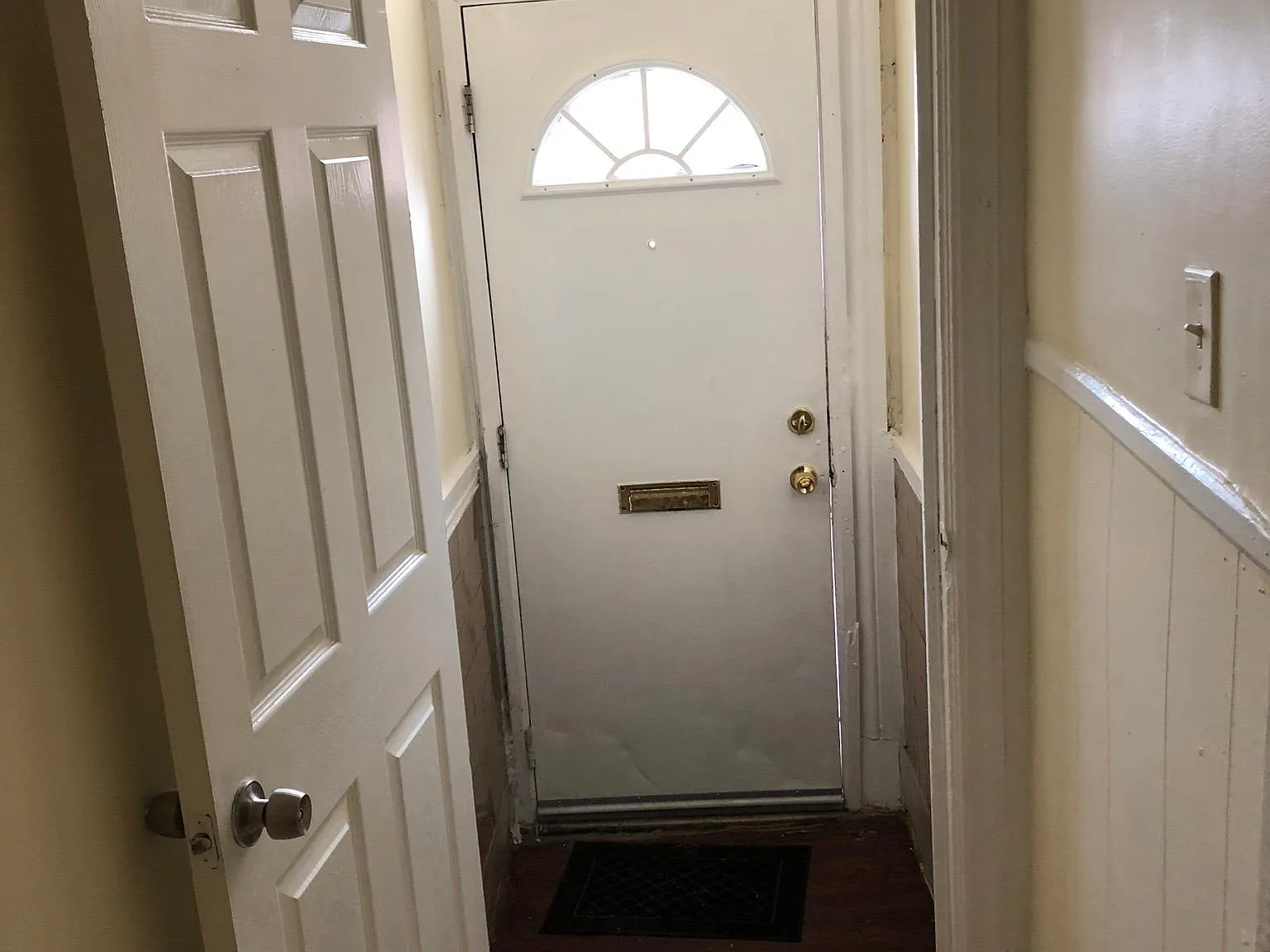 2324 E Federal Street — Photo 2