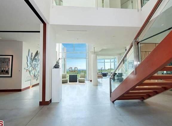 5th image of 205 Chautauqua Blvd