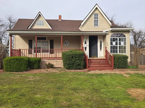 223 S Oak St, Apache, OK 73006